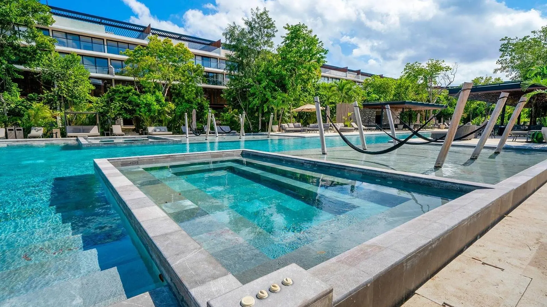 Сasa de vacaciones Anahuac - Luxury Condo 3 Bedroom residence in Playacar 2 - At AWA Residences Playa del Carmen
